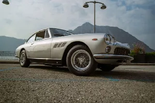Foto 3 di 21: FERRARI 330 GT 2+2 - Series I ‘Interim’ - 1 of 124 examples built - Ferrari Classiche certificate - **original interior**