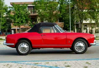 Foto 1 di 1: ALFA ROMEO Giulietta Spyder 
