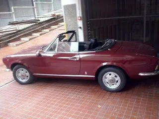 Foto 3 di 4: FIAT 124 spider  