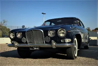 Foto 6 di 23: JAGUAR 420G 