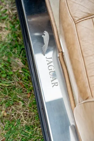 Foto 12 di 15: JAGUAR XK 150 FHC  