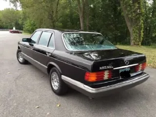 Foto 2 di 5: MERCEDES-BENZ 380SEL 