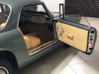Foto 16 di 20: LANCIA Flaminia touringsuperleggera 2.8 GT   