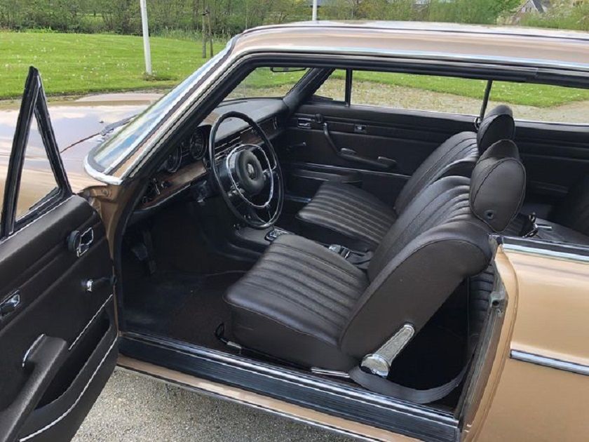 MERCEDES-BENZ  250 E