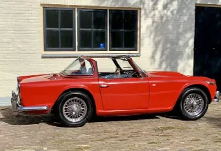 Foto 2 di 4: TRIUMPH TR4 A IRS 