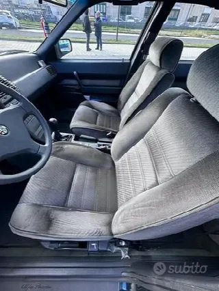 Foto 6 di 6: ALFA ROMEO  164 TWIN SPARK 2,0 