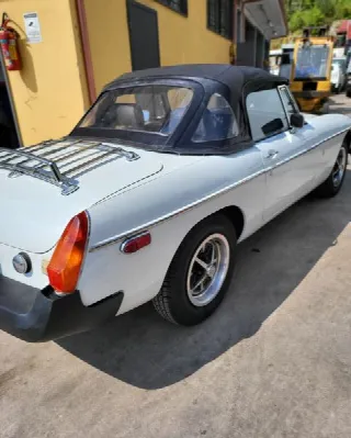 Foto 3 di 8: MG MGB  