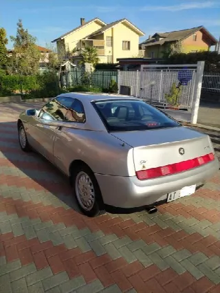 Foto 3 di 30: ALFA ROMEO GTV 2000 V6 modello 916 