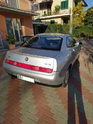 Foto 18 di 30: ALFA ROMEO GTV 2000 V6 modello 916 