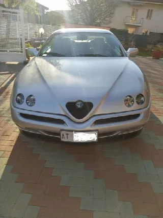 Foto 19 di 30: ALFA ROMEO GTV 2000 V6 modello 916 