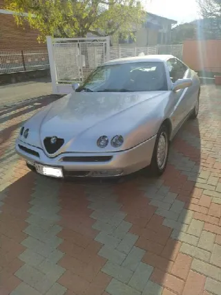 Foto 1 di 30: ALFA ROMEO GTV 2000 V6 modello 916 