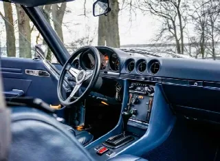 Foto 3 di 5: MERCEDES-BENZ 280 SL R107  