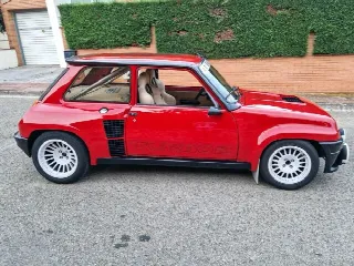 Foto 3 di 10: RENAULT R5 Turbo 2 