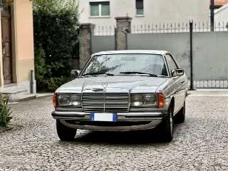 Foto 4 di 17: MERCEDES-BENZ 230 C CE coupè