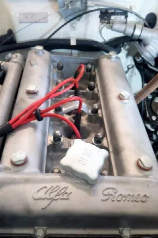 Foto 5 di 25: ALFA ROMEO GT Junior 1300 ii serie