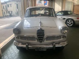 Foto 1 di 8: ALFA ROMEO Giulietta 1 SERIE 