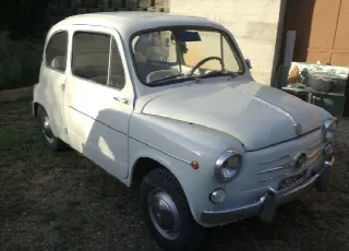 Foto 3 di 6: FIAT 600  