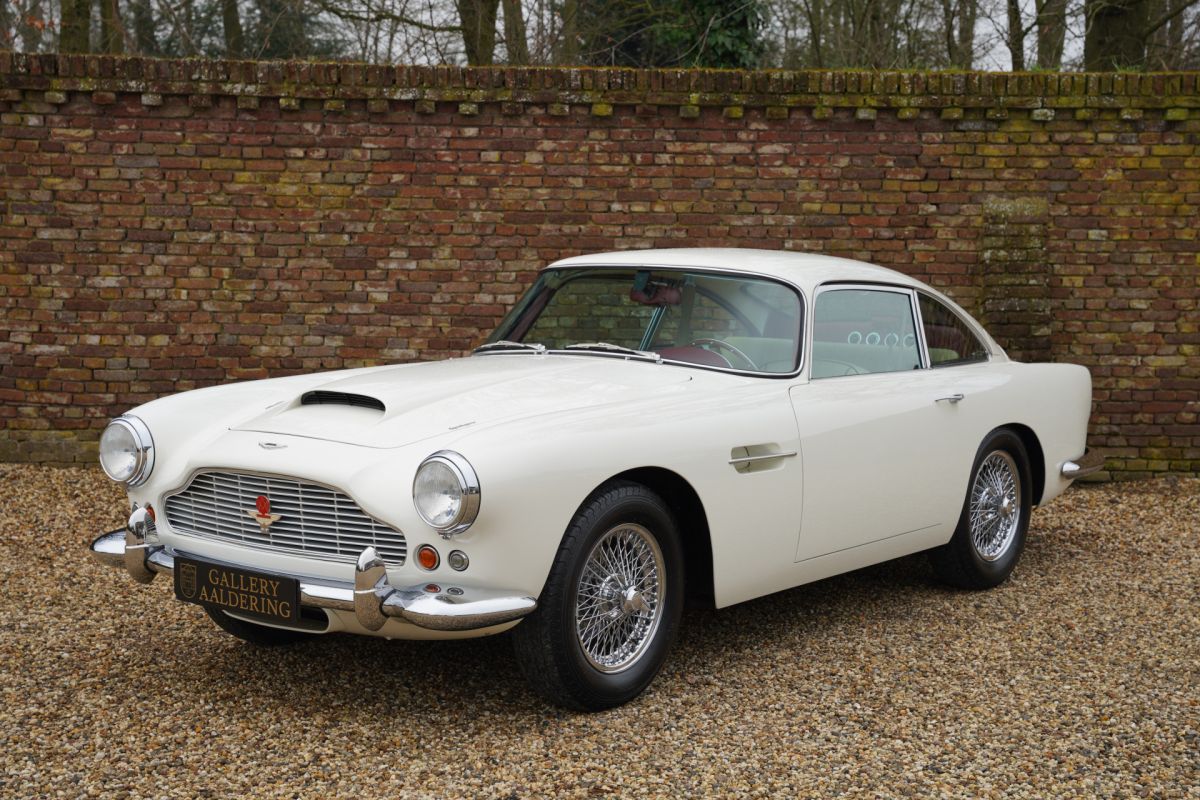 Aston Martin DB4 Series 3 PRICE REDUCTION! Fully restored by Aston Martin Works Service in the UK, Extensive restoration report with photos, Original left-hand drive model, Executed in Dover White o