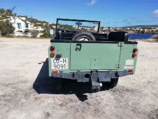 Foto 3 di 8: LAND ROVER Series 1-3 (1948-1984) 88 series III 