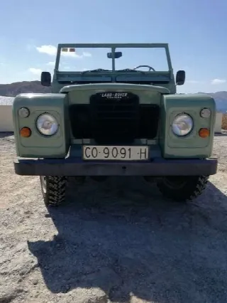 Foto 2 di 8: LAND ROVER Series 1-3 (1948-1984) 88 series III 