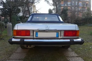 Foto 10 di 12: MERCEDES-BENZ SL(1971-1989) 560   