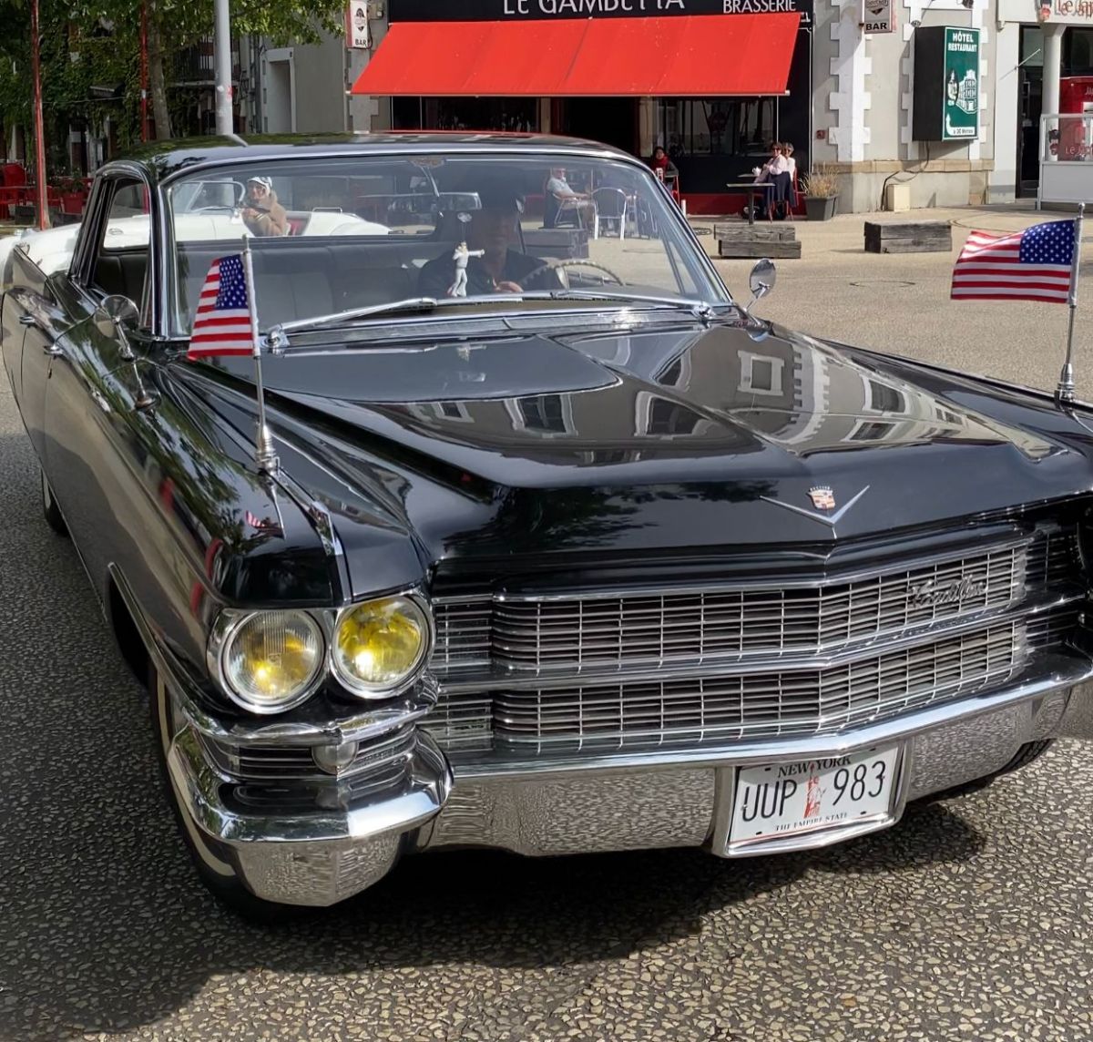 CADILLAC Fleetwood Serie 60 Special  