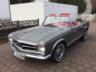 Foto 1 di 4: MERCEDES-BENZ 250 SL Pagode 