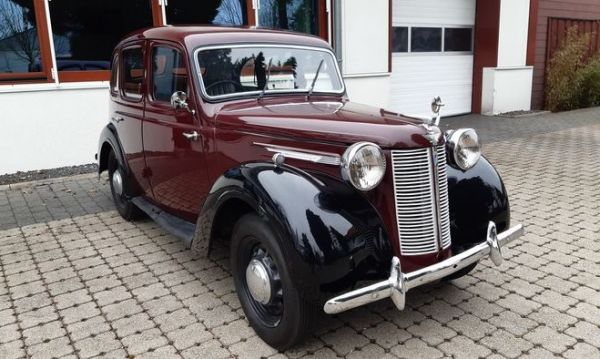 AUSTIN Ten Saloon 