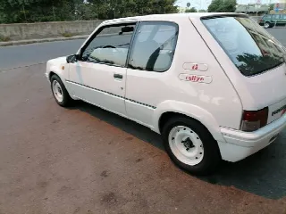 Foto 3 di 6: PEUGEOT 205 1.3 RALLYE 