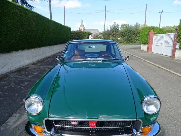 MG B GT