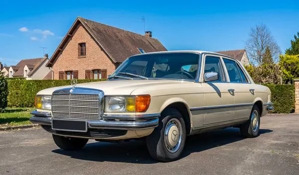 MERCEDES-BENZ 280 SE W116