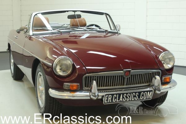 MG B Cabriolet 1976 Overdrive Damask Red 
