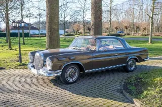 Foto 1 di 7: MERCEDES-BENZ SE coupè 250 