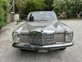Foto 3 di 27: MERCEDES-BENZ 220 Barra / 8 w115 220 Petrol 