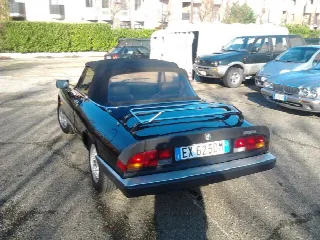 Foto 2 di 5: ALFA ROMEO Duetto 1.6  3°serie   
