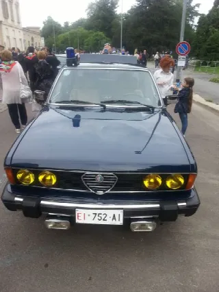 Foto 1 di 7: ALFA ROMEO 6 berlina 