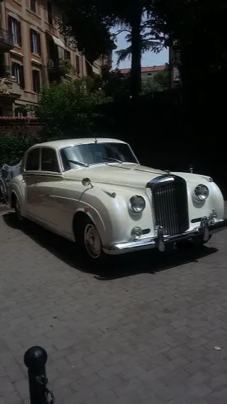 Foto 3 di 8: BENTLEY S2   