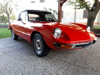 Foto 2 di 4: ALFA ROMEO Spider 2.0 veloce   