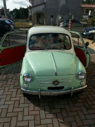 Foto 2 di 2: FIAT 600  