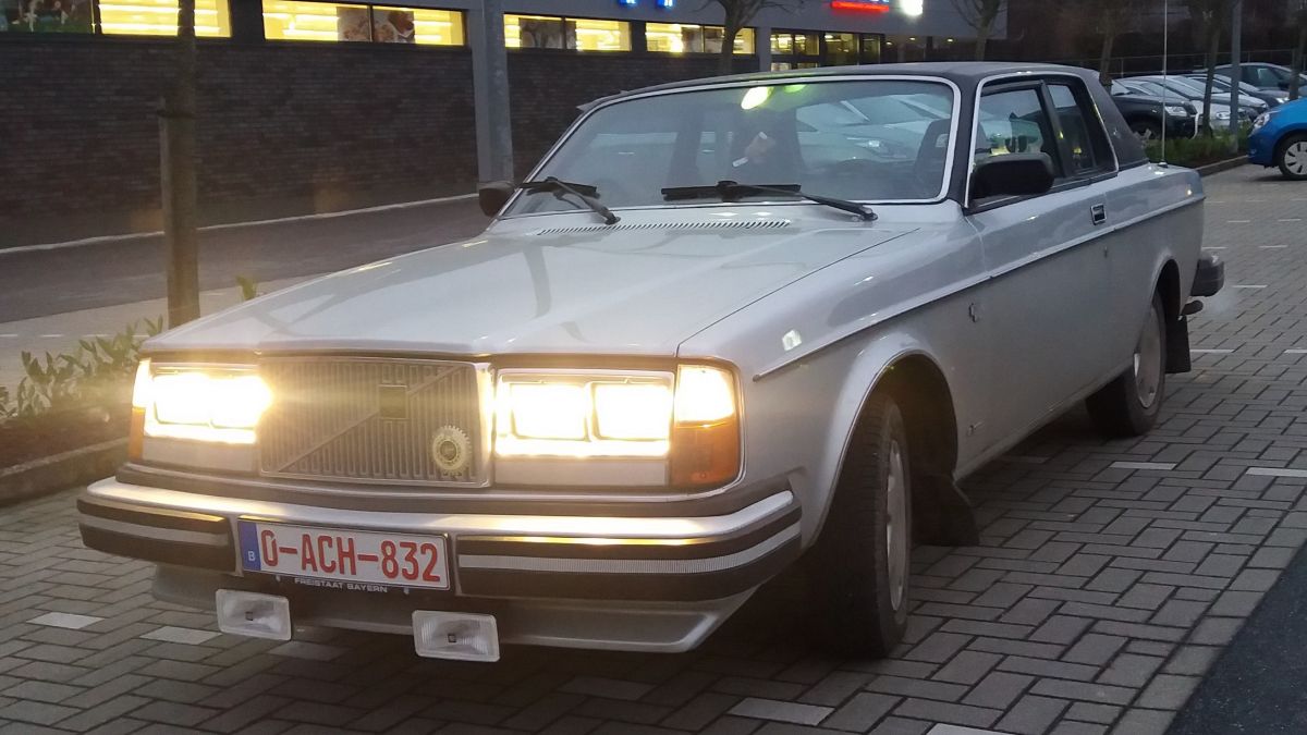 VOLVO 262 C 