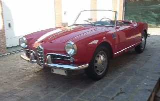Foto 3 di 9: ALFA ROMEO Giulietta Spider 