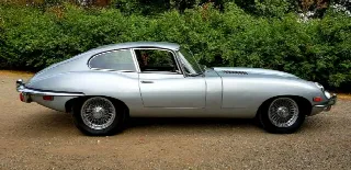 Foto 5 di 17: JAGUAR E-TYPE SII (1967-1971) 4.2 Fixed Head Coupe 