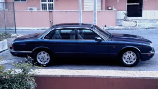 Foto 5 di 7: JAGUAR XJ-X300 Xj6 3.2  