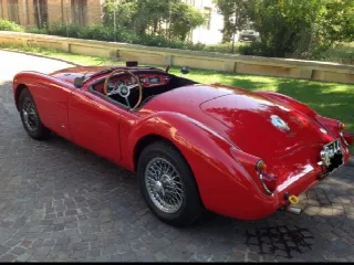 Foto 2 di 5: MG A Roadster  Le Mans kit