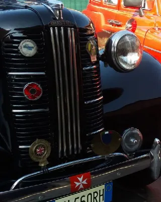 Foto 6 di 6: AUSTIN FX3 London black cab   