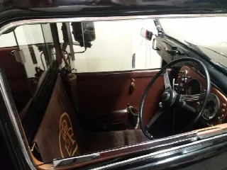 Foto 1 di 6: AUSTIN FX3 London black cab   