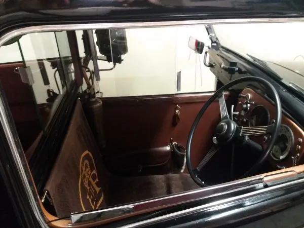 AUSTIN FX3 London black cab