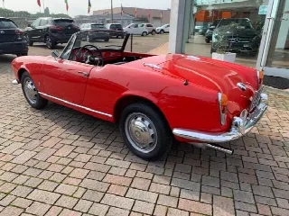 Foto 3 di 17: ALFA ROMEO Giulietta SPIDER 