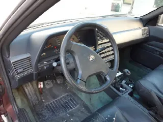 Foto 5 di 8: ALFA ROMEO 164 V6 Turbo  