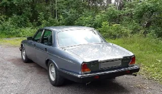 Foto 2 di 8: DAIMLER DoubleSix Series 3 